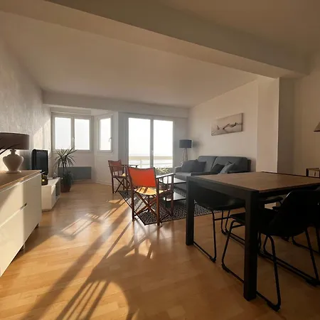 Spacieux Face Avec Balcon Et Garage, Proche Et Commerces Aux Sables-d'olonne - Fr-1-197-561