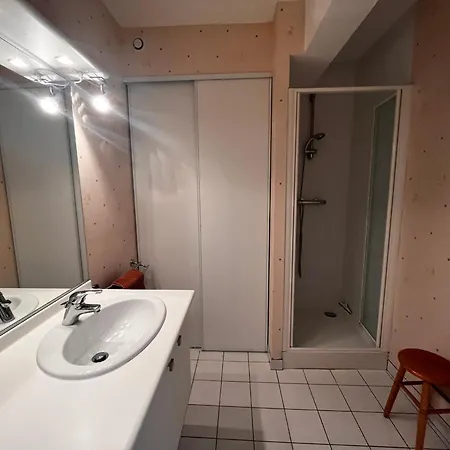 Spacieux Face Avec Balcon Et Garage, Proche Et Commerces Aux Sables-d'olonne - Fr-1-197-561 Appartement *